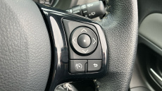 Toyota Yaris 1.5 VVT-i Icon Tech 5dr Petrol Hatchback